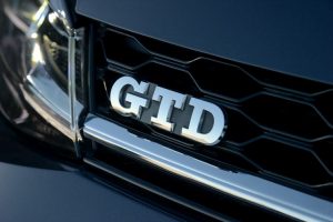 volkswagen-golf-gtd_-detail-002_880x500