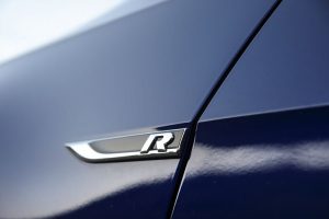 volkswagen-golf-r_-detail-001_880x500