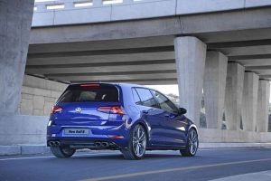 volkswagen-golf-r_-static-005_880x500