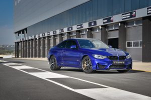 P90283020_highRes_the-new-bmw-m4-cs-la