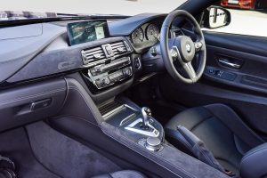 P90283036_highRes_the-new-bmw-m4-cs-la
