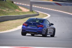 P90283045_highRes_the-new-bmw-m4-cs-la